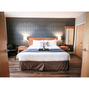 Cambridge Hotel and Conference Centre- 1 Night with Food + Beverage Voucher